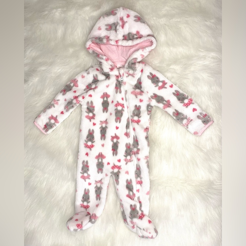 Baby fuzzy full body zip up, no rips/stains, 100% polyester